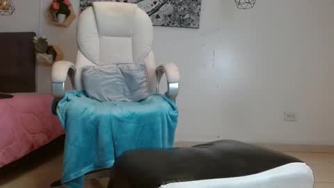 No Name online show from November 10, 2:45 pm