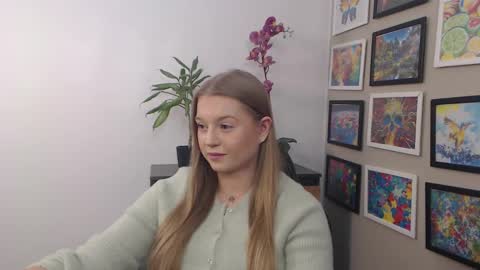Snapshot of mysteryericax chatting on February 17, 11:13 am Erica online show from February 17, 11:13 am