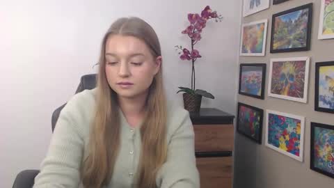 Snapshot of mysteryericax chatting on February 5, 8:00 am Erica online show from February 5, 8:00 am