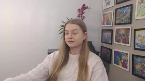 Snapshot of mysteryericax chatting on February 12, 7:44 am Erica online show from February 12, 7:44 am