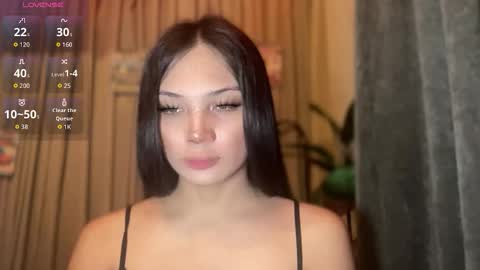 UR GIRL NEXTDOOR online show from February 27, 5:40 am