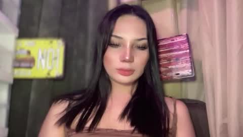 UR GIRL NEXTDOOR online show from April 10, 9:59 am