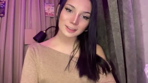 UR GIRL NEXTDOOR online show from April 14, 10:59 am