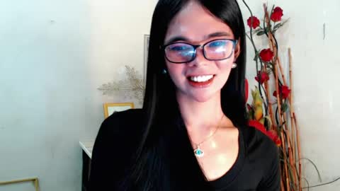 Krestine Mae online show from July 23, 5:32 pm