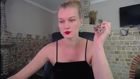 Snapshot of mysticvenus_ chatting on September 22, 10:57 am mysticvenus_ online show from September 22, 10:57 am