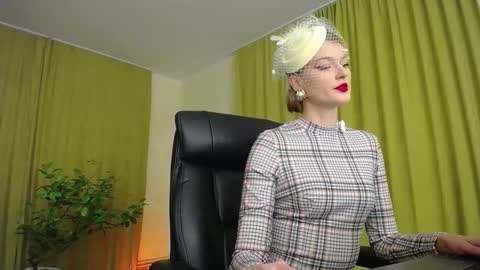 Snapshot of mysticvenus_ chatting on October 11, 1:58 pm mysticvenus_ online show from October 11, 1:58 pm