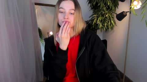 Eva  online show from February 6, 4:03 pm