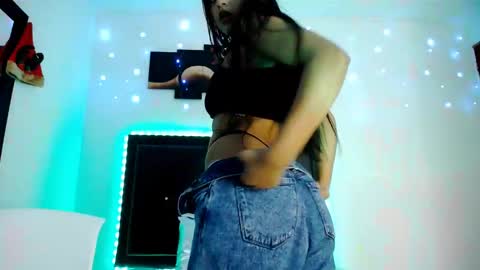 naahia__clark online show from December 20, 4:20 am