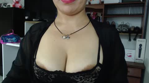 Nadia  online show from January 31, 11:56 pm