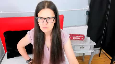nadiatrue online show from August 5, 2:45 pm