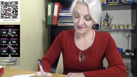 Snapshot of nadin_slut chatting on December 23, 6:11 am Nadin online show from December 23, 6:11 am