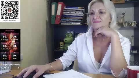 Snapshot of nadin_slut chatting on October 14, 5:15 pm Nadin online show from October 14, 5:15 pm