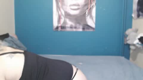 nadinnnea online show from October 27, 1:17 pm