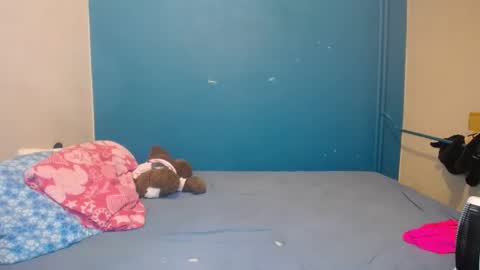Snapshot of nadinnnea chatting on March 7, 6:43 pm nadinnnea online show from March 7, 6:43 pm