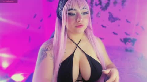 Snapshot of naenia_demonty_ chatting on December 6, 12:02 am Naenia     online show from December 6, 12:02 am