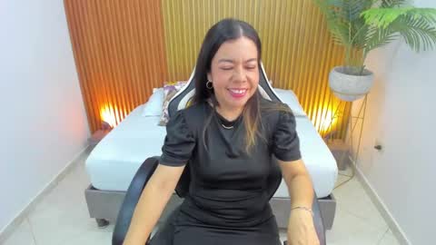 Snapshot of nahia_13 chatting on March 4, 11:51 am N A H I A online show from March 4, 11:51 am