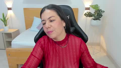 Snapshot of nahia_13 chatting on February 8, 2:58 am N A H I A online show from February 8, 2:58 am