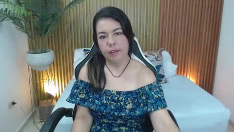 Snapshot of nahia_13 chatting on January 10, 11:54 am N A H I A online show from January 10, 11:54 am