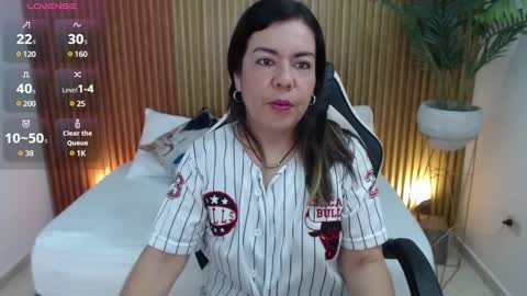 Snapshot of nahia_13 chatting on January 14, 11:53 am N A H I A online show from January 14, 11:53 am