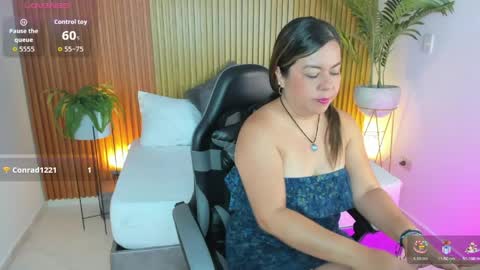N A H I A online show from May 29, 12:47 pm
