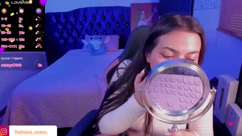 Snapshot of nahiara_evans_ chatting on March 3, 3:15 pm NAHIARA EVANS online show from March 3, 3:15 pm