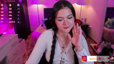 NAHIARA EVANS online show from March 10, 4:05 am