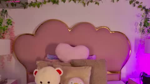 NahiaraReina  online show from June 18, 2:11 pm