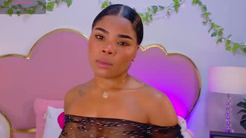 NahiaraReina  online show from December 20, 1:59 pm