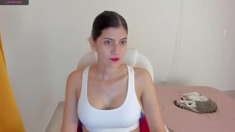 independent model online show from March 10, 10:24 pm