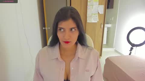 independent model online show from February 12, 1:19 am