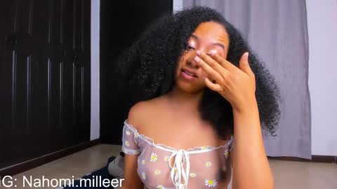 Snapshot of nahomi_miller_ chatting on October 2, 2:49 am Laura online show from October 2, 2:49 am