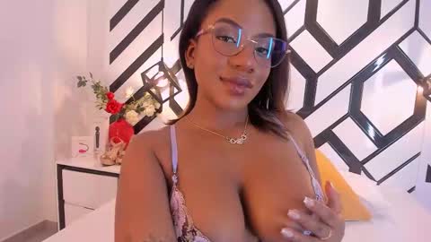 Nahomi online show from March 24, 2:33 pm