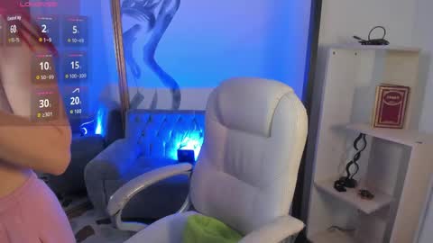 Nahomi online show from May 20, 4:42 am