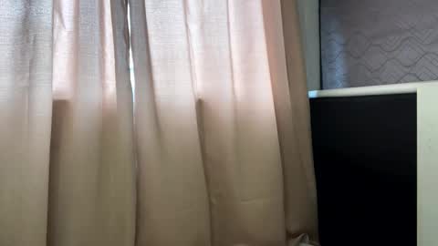 nahomy online show from March 16, 1:04 pm