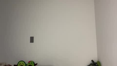 nahomy online show from April 13, 12:06 pm