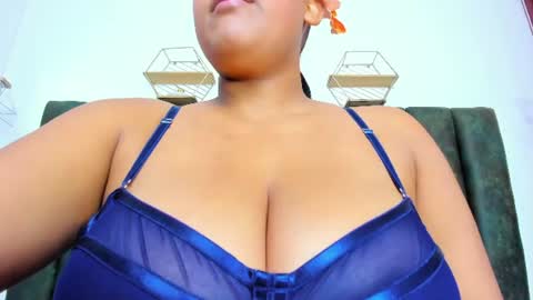 Nahomy online show from June 18, 8:14 pm