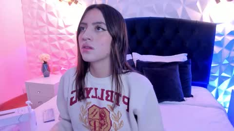 Snapshot of nairea_beaumont chatting on October 9, 4:38 am nairea_beaumont online show from October 9, 4:38 am