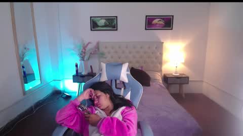Snapshot of nala_sc chatting on October 18, 6:27 am nala_sc online show from October 18, 6:27 am