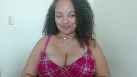 Snapshot of nala_thickk chatting on January 30, 5:28 pm Nala Thickk online show from January 30, 5:28 pm