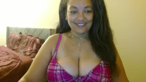 Snapshot of nala_thickk chatting on December 9, 12:08 pm Nala Thickk online show from December 9, 12:08 pm