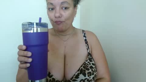 Snapshot of nala_thickk chatting on February 7, 4:24 pm Nala Thickk online show from February 7, 4:24 pm