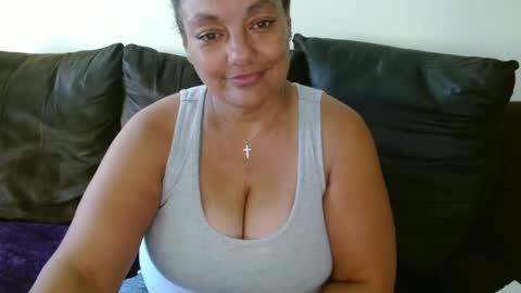 Snapshot of nala_thickk chatting on October 4, 8:57 pm Nala Thickk online show from October 4, 8:57 pm