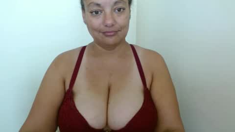 Snapshot of nala_thickk chatting on October 6, 5:51 pm Nala Thickk online show from October 6, 5:51 pm