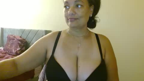 Snapshot of nala_thickk chatting on December 15, 12:49 pm Nala Thickk online show from December 15, 12:49 pm