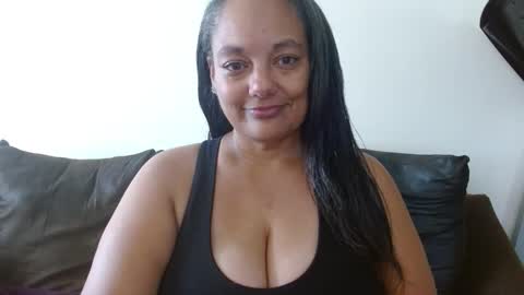 Snapshot of nala_thickk chatting on October 18, 6:10 pm Nala Thickk online show from October 18, 6:10 pm