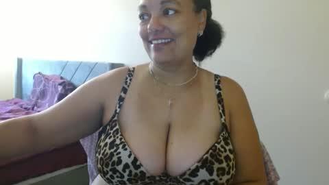 Snapshot of nala_thickk chatting on December 17, 1:16 pm Nala Thickk online show from December 17, 1:16 pm