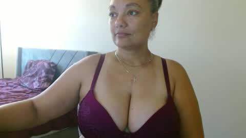 Snapshot of nala_thickk chatting on December 19, 5:50 pm Nala Thickk online show from December 19, 5:50 pm