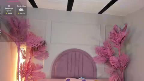 nalapalmer online show from May 31, 7:26 pm