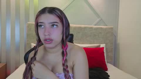 nami_sweet_ online show from November 10, 11:38 am