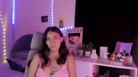 Snapshot of nami_white chatting on October 10, 1:43 am nami_white online show from October 10, 1:43 am